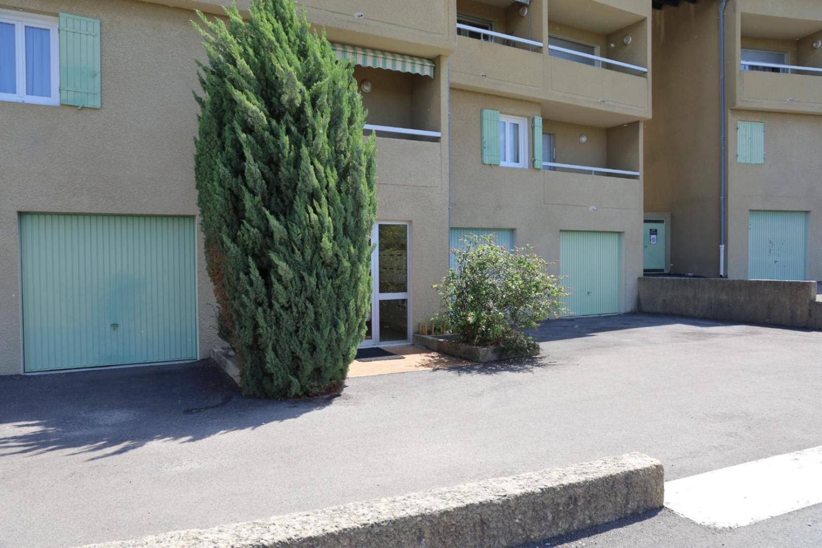 123 Apartment *